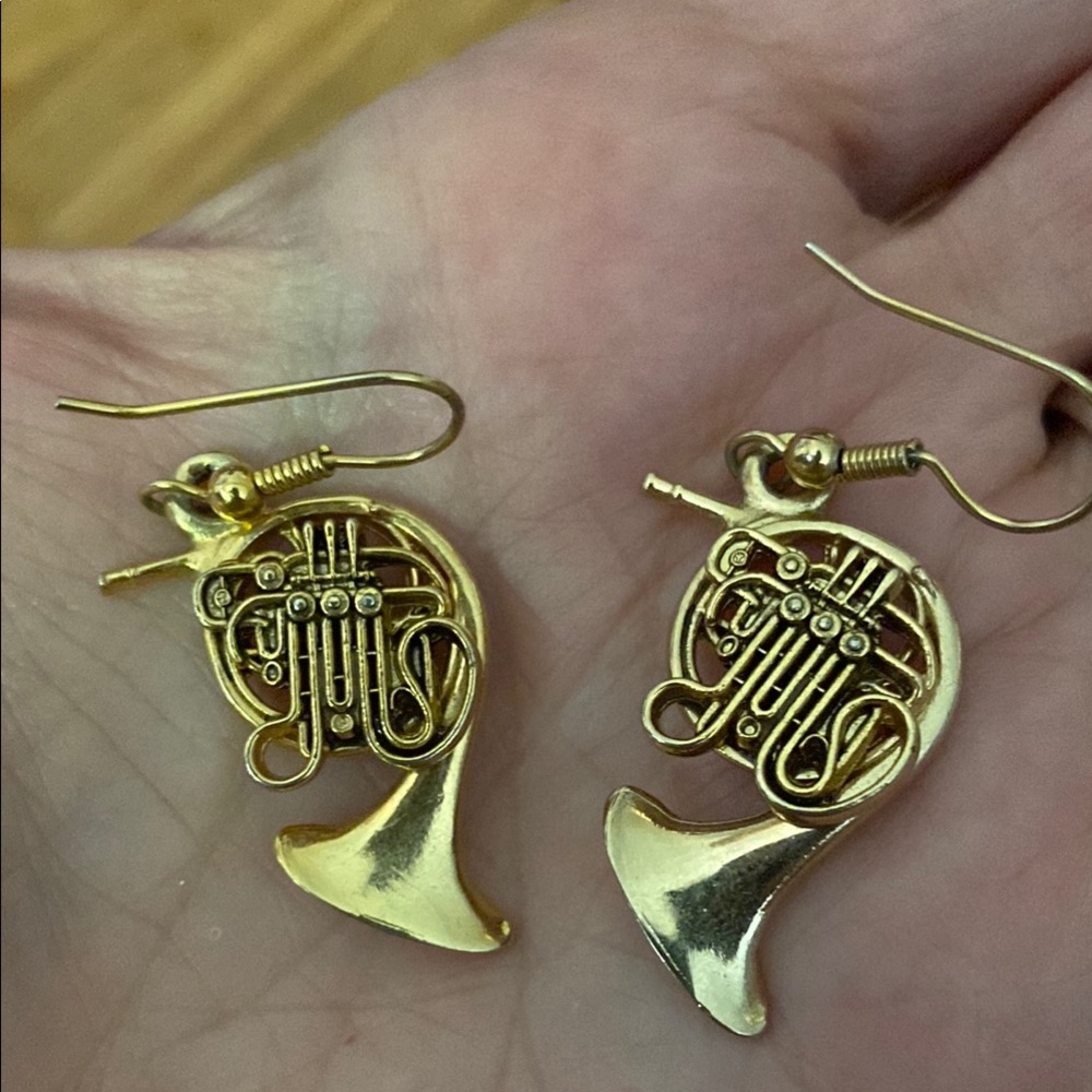 Gold tone French Horn jazzy fashion jewelery  Earrings
